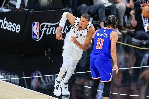 尼克斯vs马刺_NBA总决赛历史第三次周日无比赛_篮球最新动态