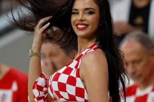 足球世界杯_上届走红女球迷转型DJ_2026世界杯最新动态
