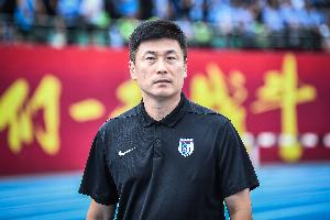 大连英博vs中超_中国足球本土教练信任危机