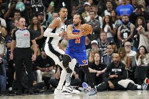 尼克斯vs对手_NBA常规赛最新战报_篮球比赛高清直播