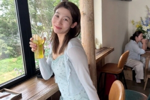WCBA最新动态_北京女篮球员李一凡晒照_好朋友是路上最治愈的解药