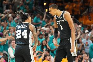 马刺vs尼克斯_NBA篮球比赛直播_最新动态